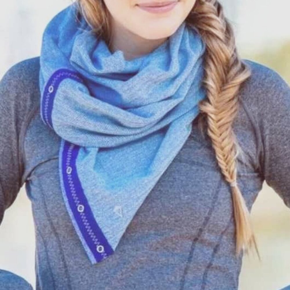 IVIVA Village Chill Wrap Herringbone Blue Scarf